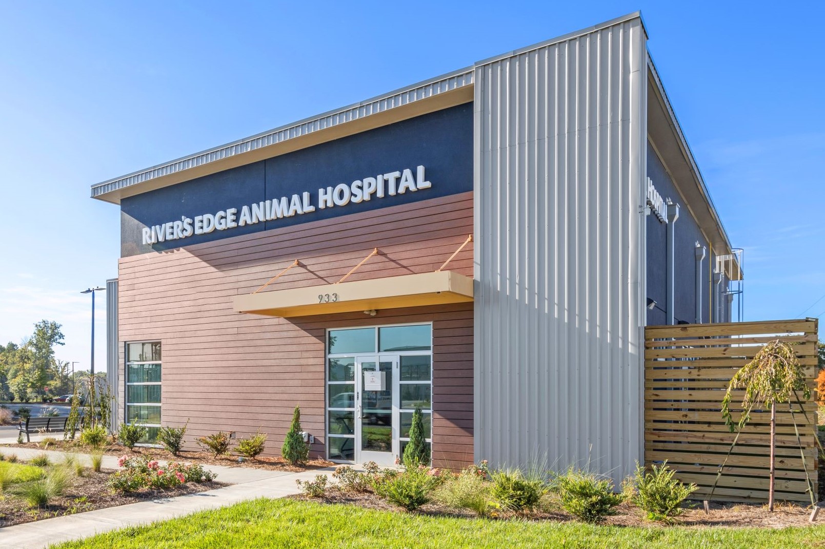 River's Edge Animal Hospital_Entry_final_a